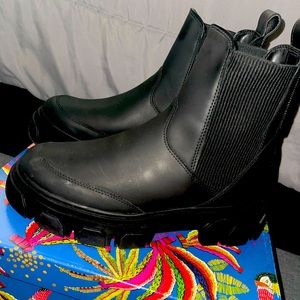 Farm Rio chelsea lugg sole boots women 8.5